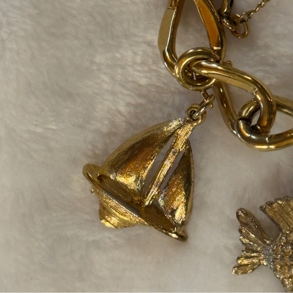 Vintage Gold Tone Monet Charm Bracelet Fish Christmas Snowman Sailboat Clover - Picture 2 of 15